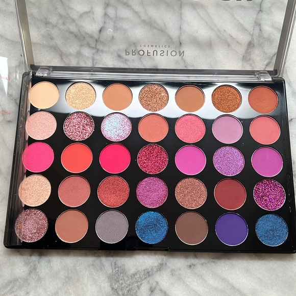 Profusion cosmetics love struck 35 shade eyeshadow palette - Picture 3 of 3